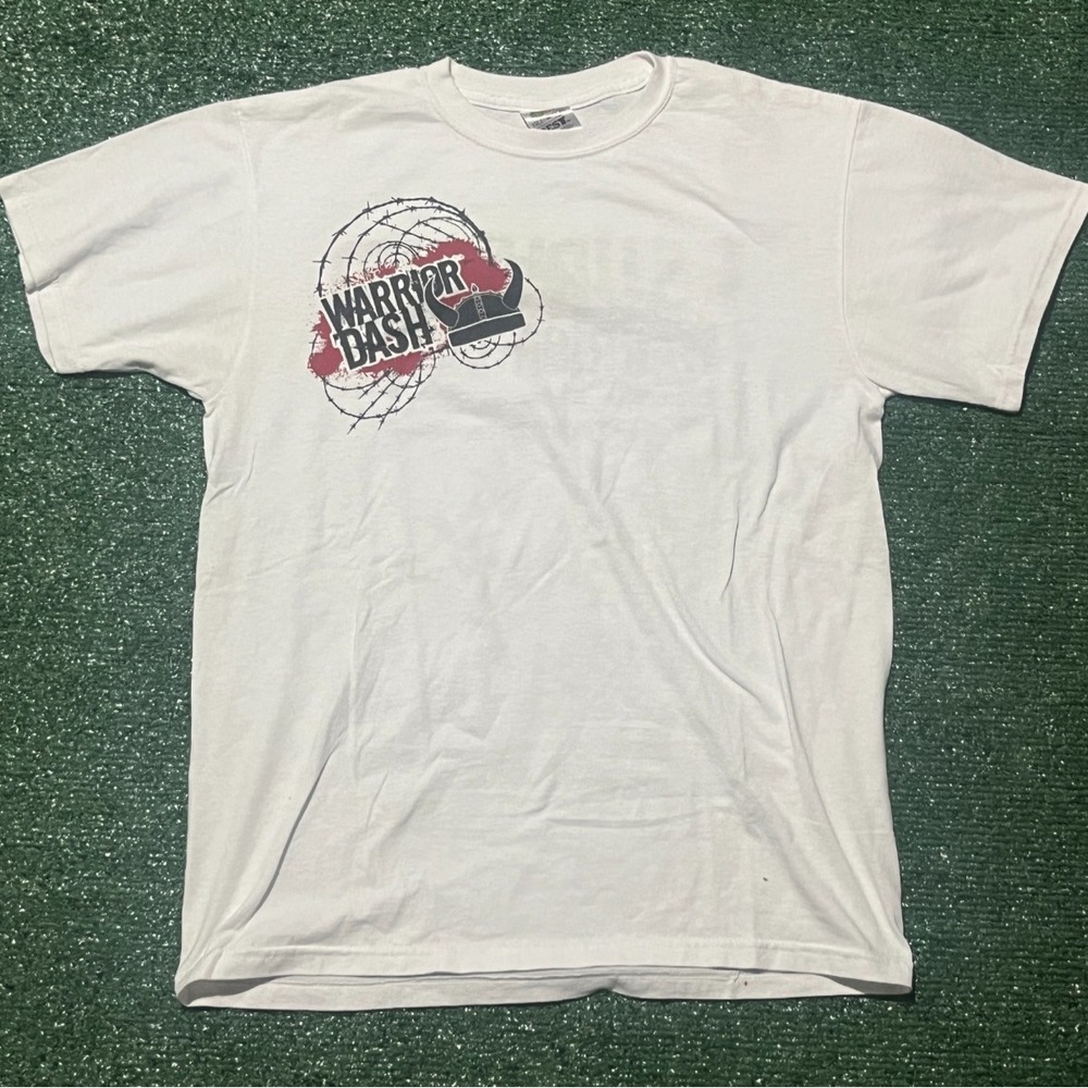 White Warrior Dash "I Survived" graphic tee